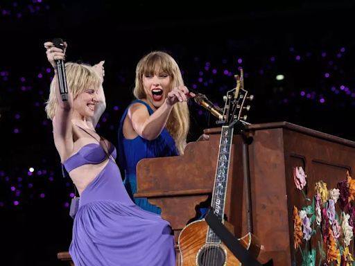 Taylor Swift brings out Paramore's Hayley Williams for surprise song at Wembley Stadium N2