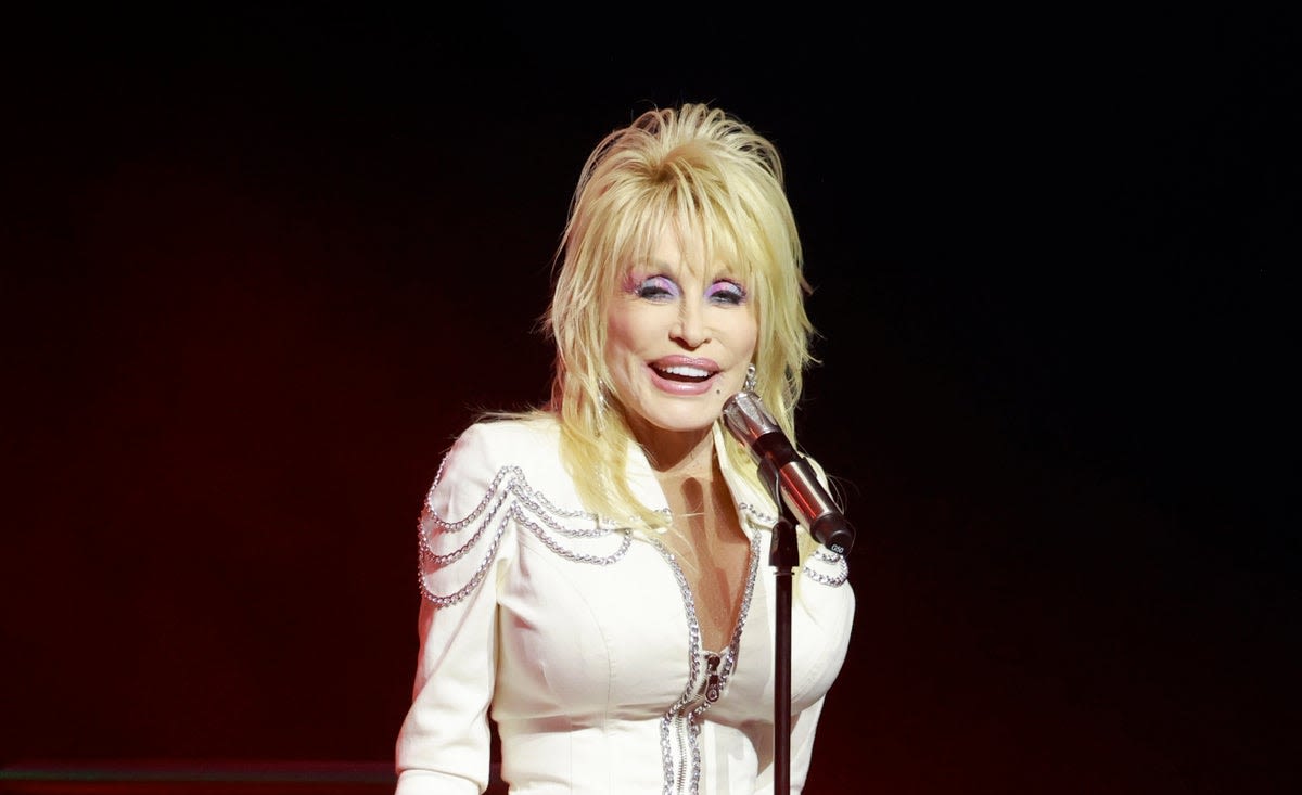 Dolly Parton planning for musical based on her life to land on Broadway in 2026