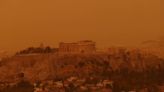Por que o céu de Atenas, na Grécia, ficou alaranjado nesta semana?