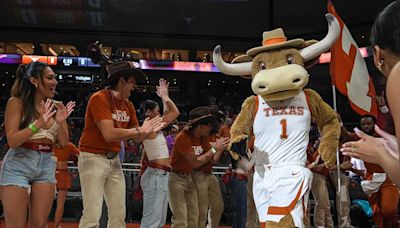 Texas Longhorns Basketball Makes Late Addition To 2024 Class In Oak Hill Center Jamie Vinson