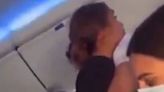 Avião faz pouso de emergência após passageira morder comissário; veja vídeo