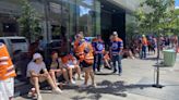 Stanley Cup Final: Edmonton Oilers fans line up for outdoor watch parties hours before Game 7 | Globalnews.ca