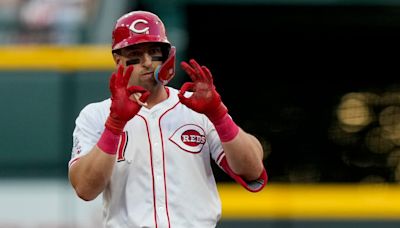 'That was sick': Reds' Spencer Steer scoops to Lucas Sims for defensive gem vs Cubs