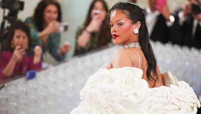 Rihanna Sets Record For Most Diamond Singles By A Female Artist