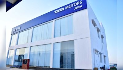 Tata Motors Q1 Results: Net profit jumps 74% to ₹5,566 crore; revenue rises 6% - CNBC TV18