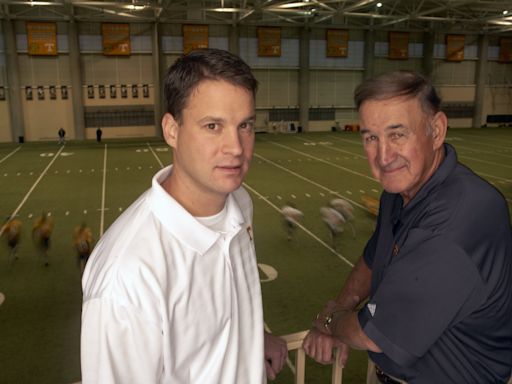 Lane Kiffin calls his dad Monte a 'superhero' in wake of longtime NFL coach's death