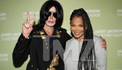 Michael Jackson Impersonator Meets Janet to Mark Death Anniversary