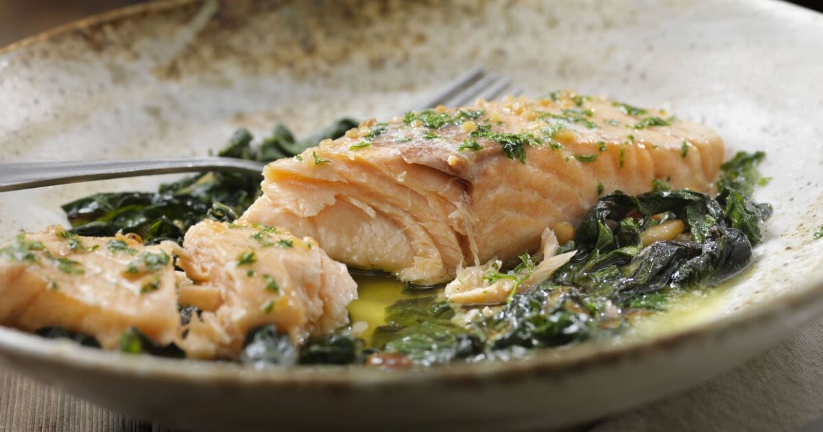 Mary Berry's baked salmon with a cheesy herb crust recipe