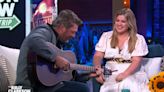 Watch Kelly Clarkson Duet with Blake Shelton on Heartfelt Cover of His Smash Debut Single, 'Austin'