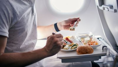 Flight attendant reveals why passengers should always bring their own food