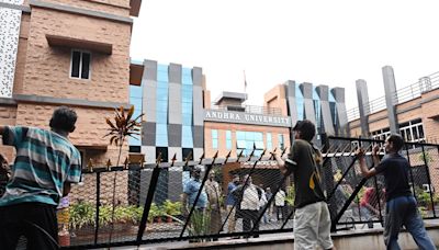 Iron barriers outside Andhra University Vice-Chancellor’s office removed in Visakhapatnam