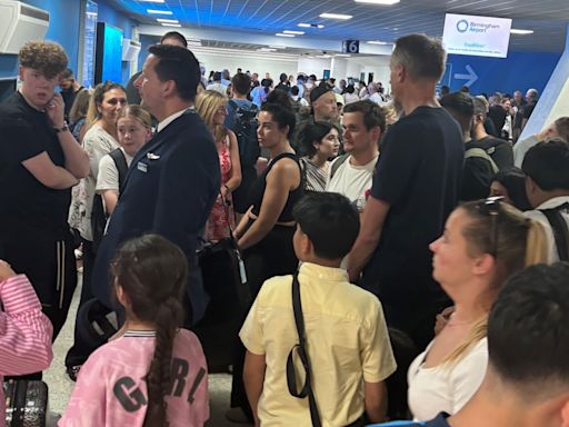 'Absolute chaos' after Tui flights cancelled