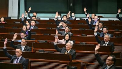 Neues Sicherheitsgesetz in Hongkong verabschiedet - Scharfe Kritik aus Großbritannien und USA