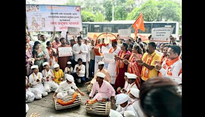 Shiv Sena (UBT) protests Indrayani River pollution at MPCB office