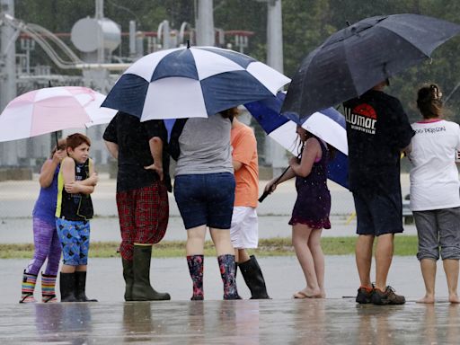 Las lluvias e inundaciones no menguan en Texas y obligan al rescate de 233 personas