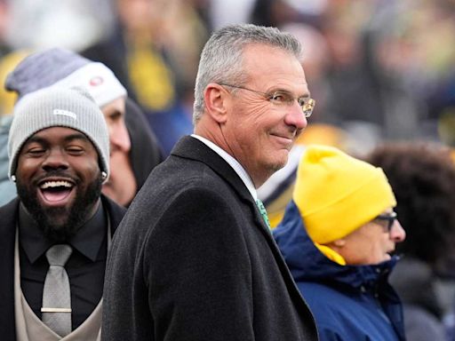 WATCH: Urban Meyer trolls Michigan fans with T-shirt