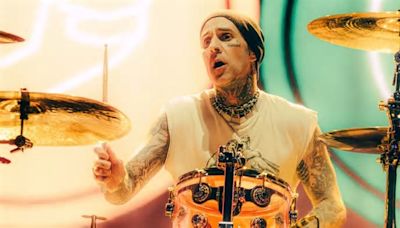 Travis Barker comparte su paseo en bicicleta por los alrededores del Parque Araucano en Las Condes