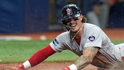 Red Sox win, stealing 4 bases (including home) in 8th inning rally vs. Rays