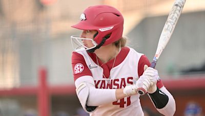 Arkansas softball loses Super Regional Game 3, Texas advances to Women's College World Series