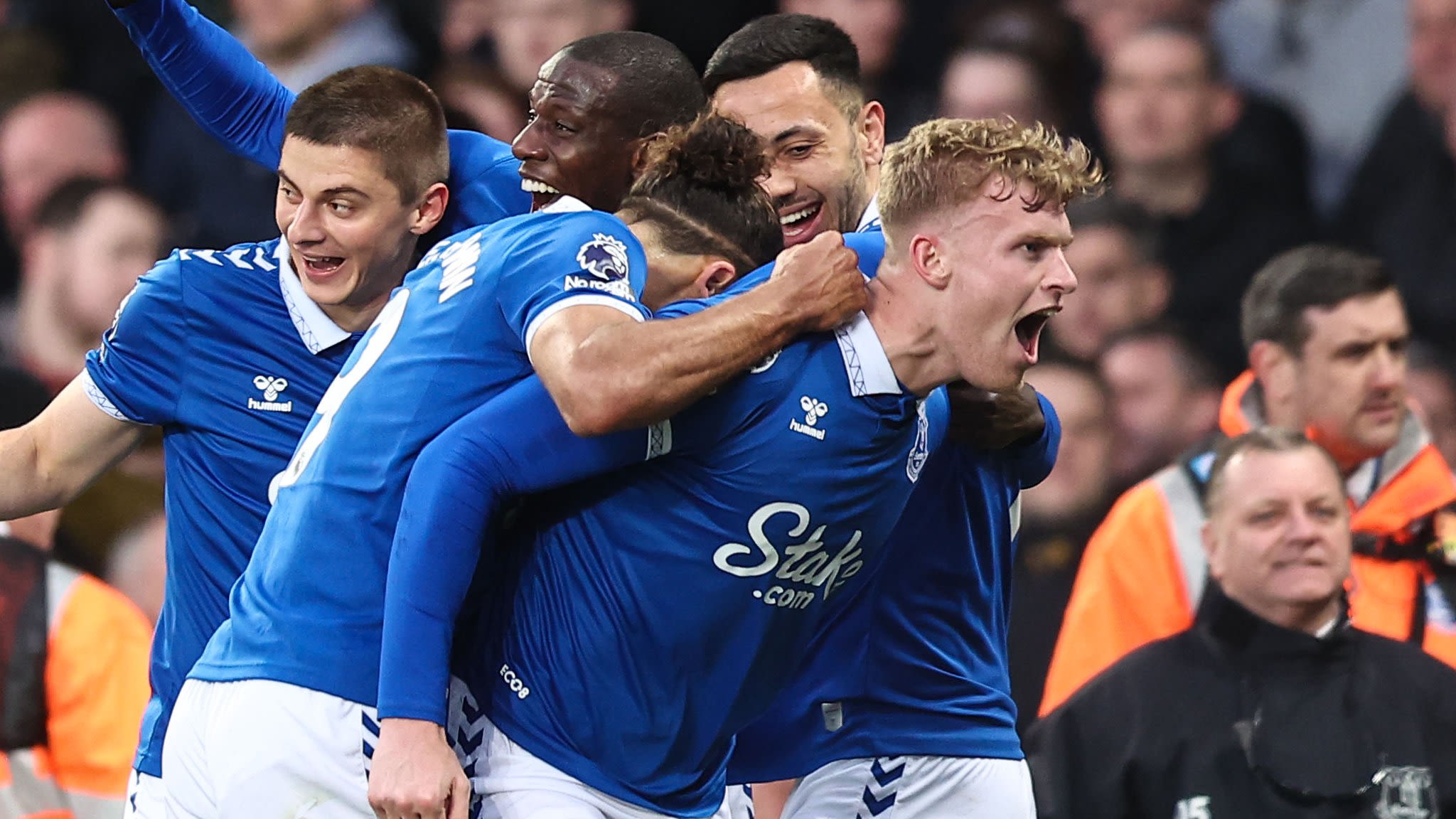 Everton 2-0 Liverpool: Toffees claim vital win to dent rivals' title hopes