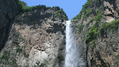 Tallest waterfall in China is assisted by pipes, officials admit