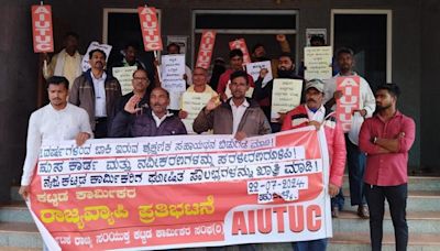 Construction workers stage demonstration in various places in Kittur Karnataka region