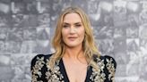 Kate Winslet reaparece deslumbrante: escote pico y rostro relajado