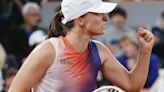 Remontada épica de la campeona Swiatek en Roland Garros