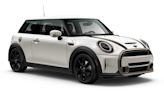 Mini brings back the six-speed manual for certain 2023 trims