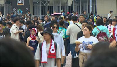 日本天團高雄開唱 台日港粉絲不畏風雨力挺