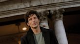 ‘Me hace ilusión descubrir nuevas versiones de mí’: Andrés Velencoso, de modelo a director creativo