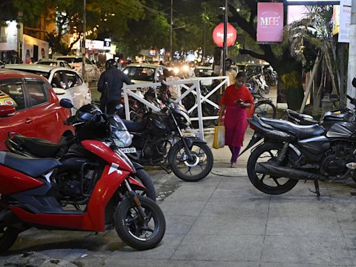 Chennai’s Shanthi Colony Road struggles with unregulated parking of vehicles