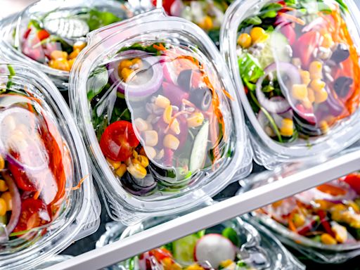 Salad kits are convenient. But are they more likely to be contaminated than regular lettuce?