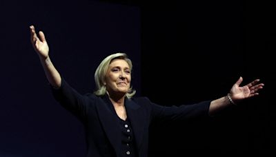 Marine Le Pen's far-right National Rally ahead after first round of French voting