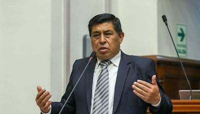 Congresista Pasión Dávila renuncia irrevocablemente al Bloque Magisterial