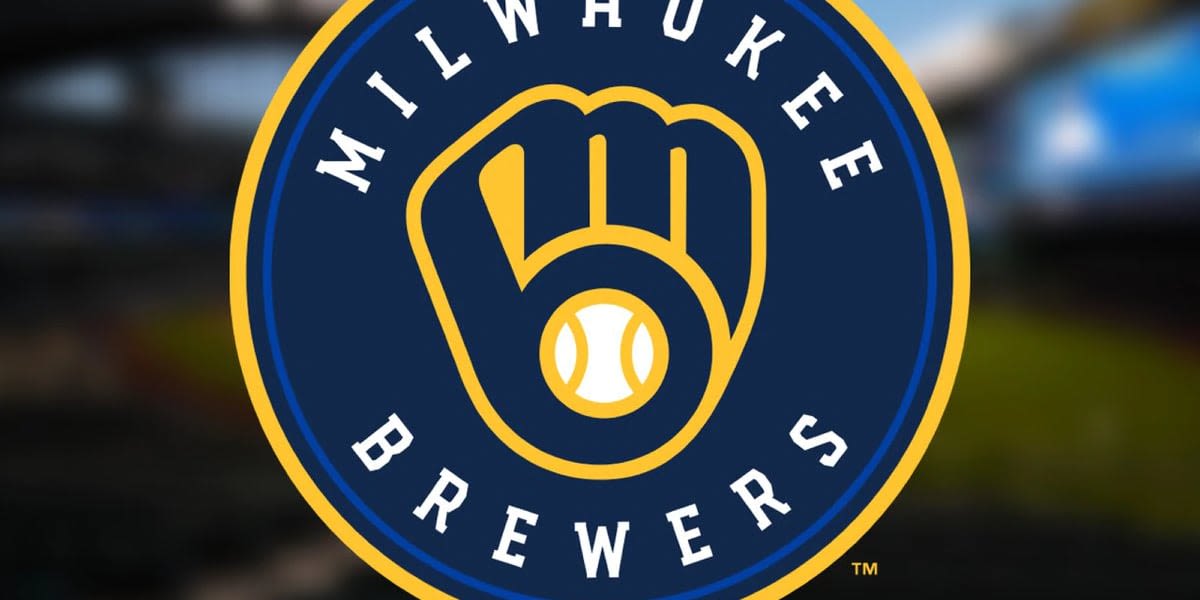 Contreras hits tiebreaking double in 9th as Brewers beat Cubs 3-2