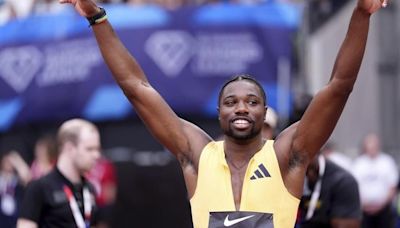 Noah Lyles warms up for Olympics by setting PB of 9.81 seconds to win 100 in London