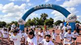 Más de 200 niños corrieron por el agua en Gómez Palacio