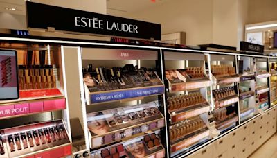 Estee Lauder stock price target cut, keeps Neutral on lower sales anticipation By Investing.com