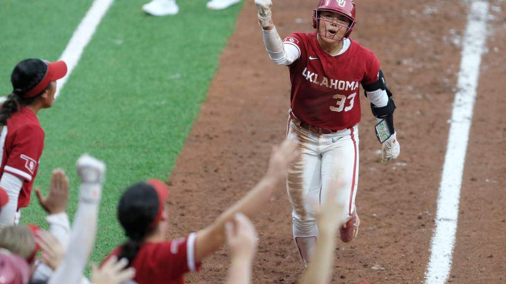 Oklahoma Sooners run-rule Seminoles to open Norman Super Regional