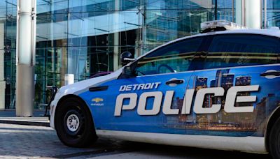 Detroit police search for suspects in double shooting