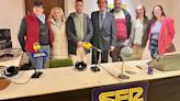 Cuéllar se vuelca en la inauguración de la exposición '40 años de radio en Cuéllar' de Radio Cuéllar