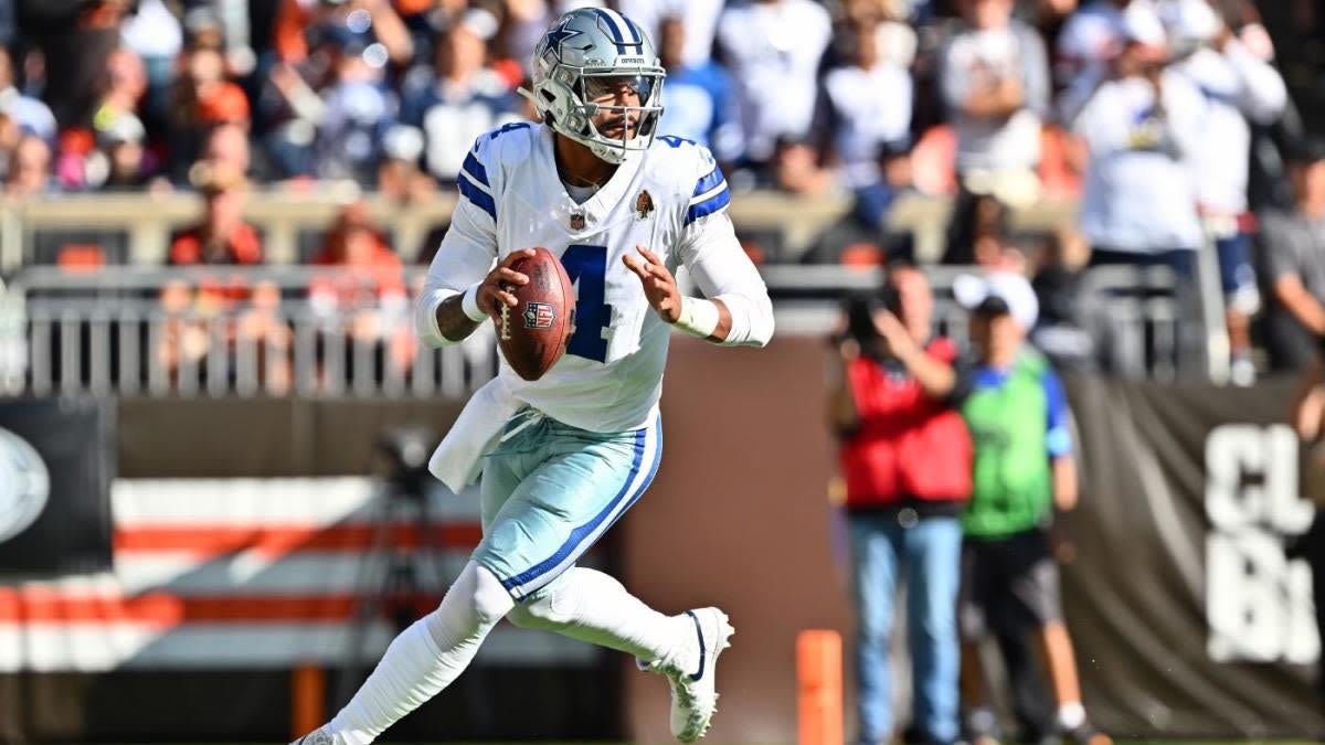 Dak Prescott contract: Cowboys' Jerry Jones celebrates, says 'I hope Dak is our QB for the rest of my time'