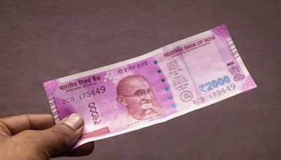 Rupee rises 4 paise to 83.62 against US dollar in early trade | Business Insider India