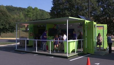 Students get science lessons at Schuylkill County elementary school thanks to 'Curiosity Cube'