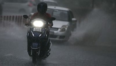 Delhi rains: IMD predicts heavy showers on July 1 and 2, civic bodies on alert | Today News