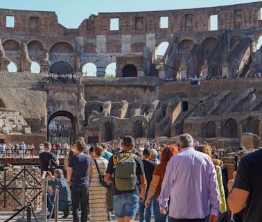 Disappointing photos show what it was really like to visit the Colosseum in Rome