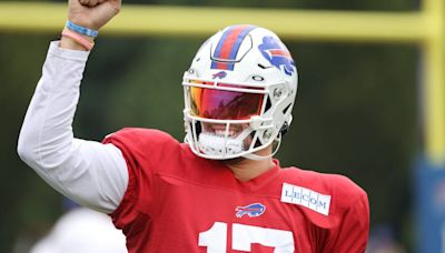 Josh Allen makes one-handed catch at Bills camp because why not? (video)