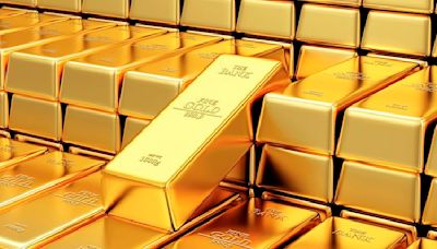Gold price slumps amid falling US yields, weak US Dollar