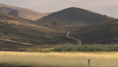 'They're number one in my book': Tygh Valley residents thank firefighters as Larch Creek Fire evacuations shrink